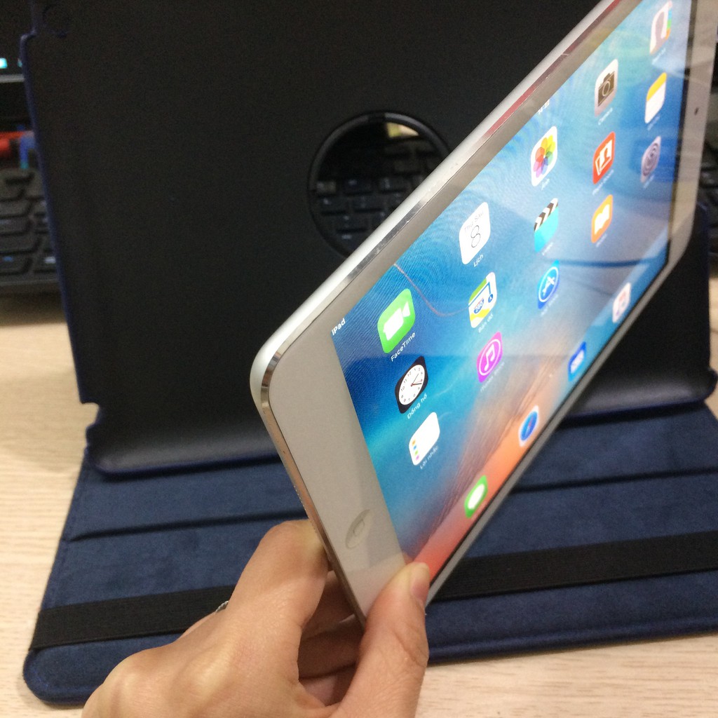 Máy tính bảng iPad 3 quốc tế chính hãng apple màn hình retina sắc nét ram lên đến 1GB học tập giải trí tuyệt vời | BigBuy360 - bigbuy360.vn