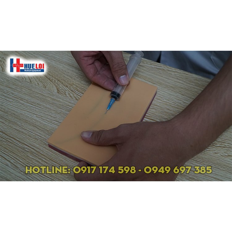 Mô hình thực hành tiêm tĩnh mạch. Mô hình thực tập lấy ven
