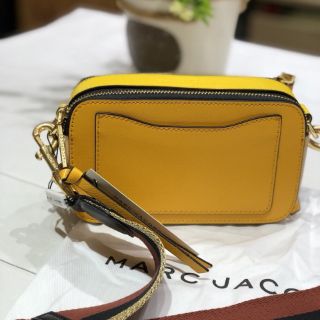 Túi Marc jacobs màu vàng