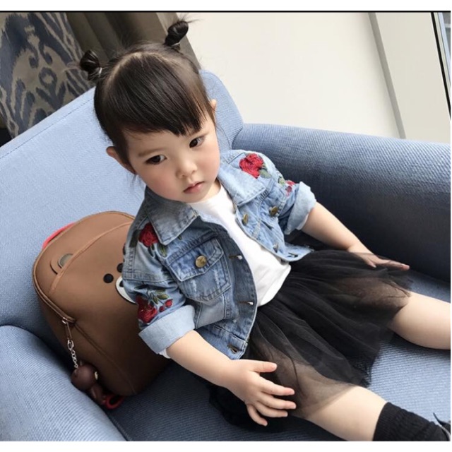 Áo khoác jean thêu hoa