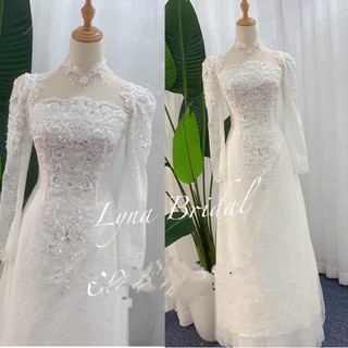 áo dâu hàng ren phủ 6 tà cổ phối lưới đắp kết dày dặn.