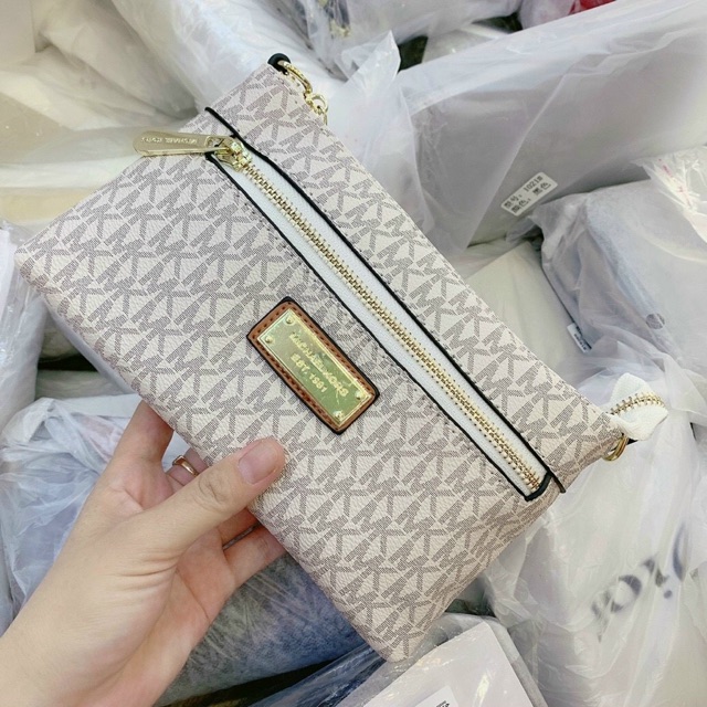 Túi Mk vừa đeo chéo vừa kẹp nách sz20
