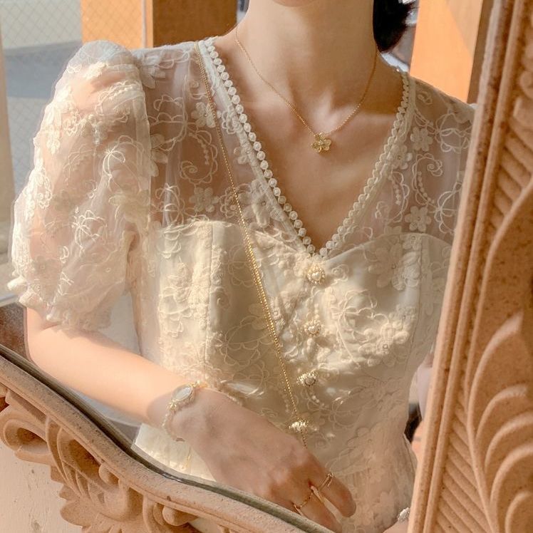 Đầm Ngắn Tay Cổ Chữ V Với Thiết Kế Phối Ren Xinh Xắn Dành Cho Nữ | BigBuy360 - bigbuy360.vn