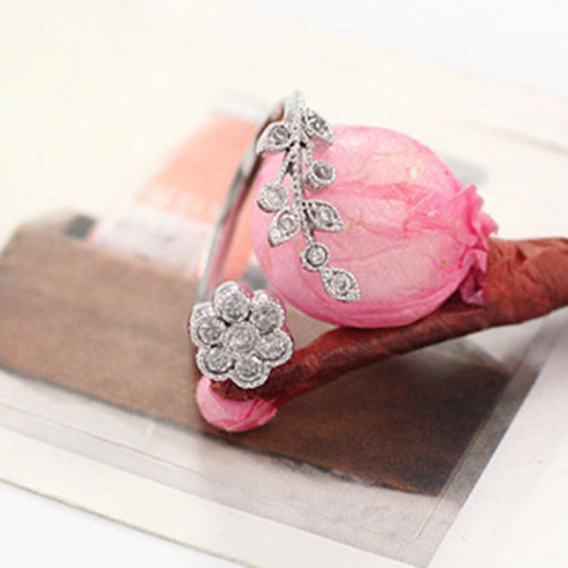 Nhẫn thiết kế hở hoạ tiết hoa lá đính đá nhân tạo thời trang