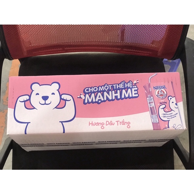 Thùng 48 hộp Sữa Nestlé Gấu Hương Dâu trắng (48x180ml)