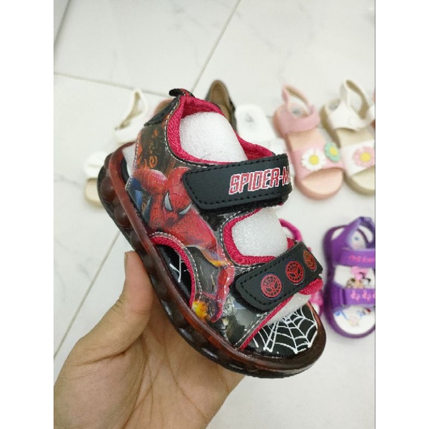 Giày,dép,sandal trẻ em