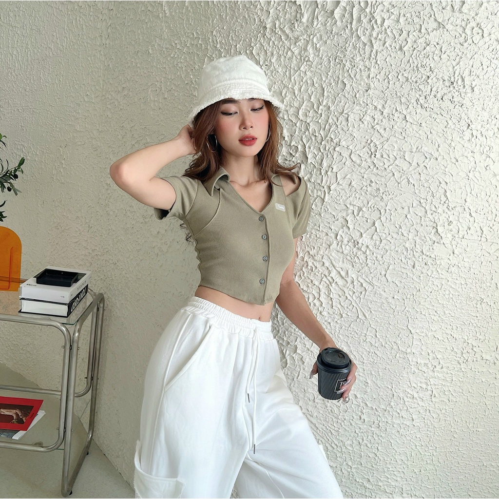 Áo croptop nữ body ngắn tay TOPTIFY polo khoét vai đính logo Love More Top AC243 | WebRaoVat - webraovat.net.vn