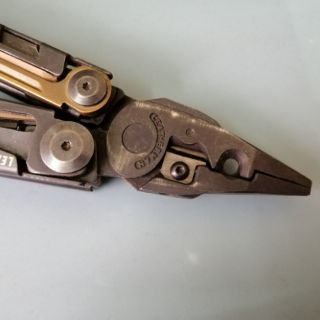 Dụng cụ đa năng Leatherman MUT EOD