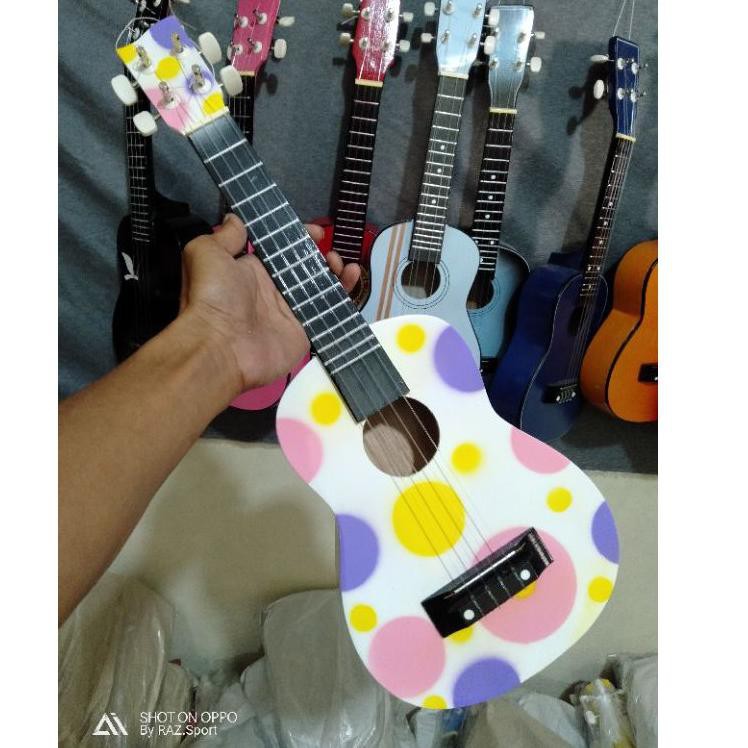 Đàn Ukulele Màu Hồng Dễ Thương Bdw.10Ap21, Có 4 Dây