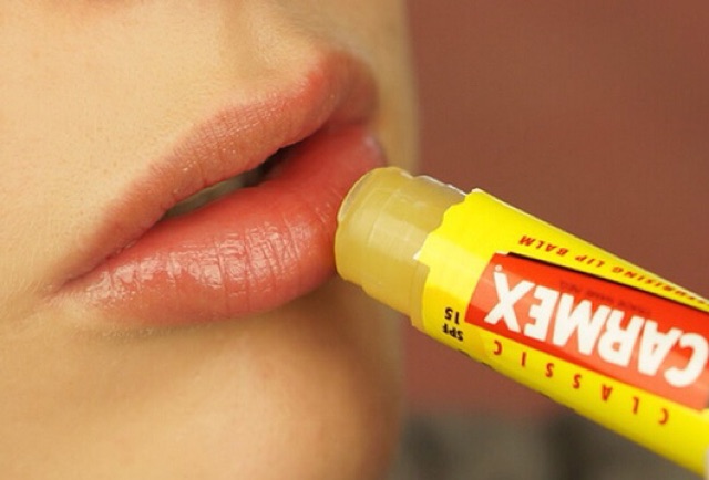 [PHÂN LOẠI] Son dưỡng không màu dạng sáp Carmex 4.25g/1 thỏi | BigBuy360 - bigbuy360.vn