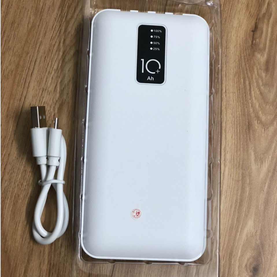 Sạc dự phòng chuẩn dung lượng 10000mah tích hợp 4 dây sạc, có đèn báo % pin