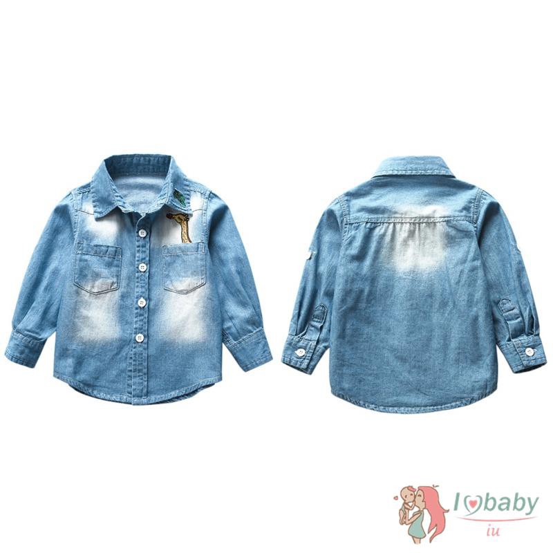 Áo khoác denim dài tay phối nút hình hươu cao cổ cho bé