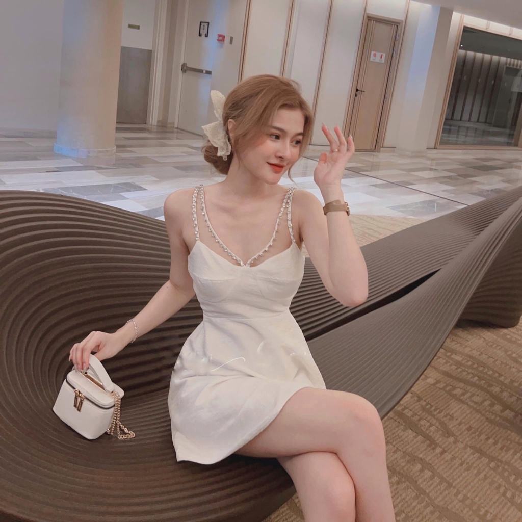 Váy hai dây, đầm hai dây đá sang chảnh quyến rũ