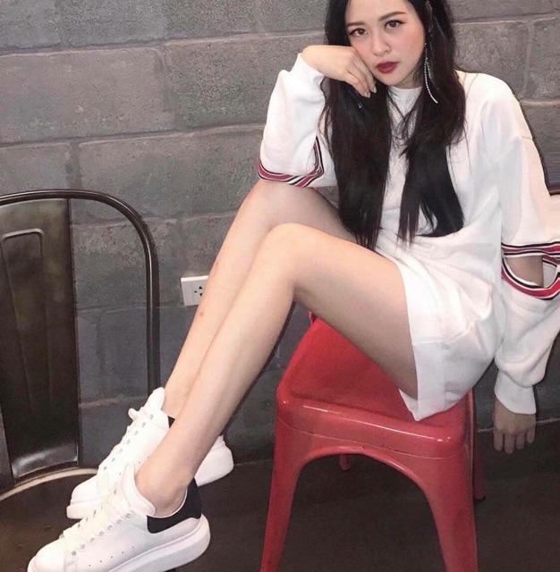 Giày thể thao mqueen vip trắng gót đen basic fullbox