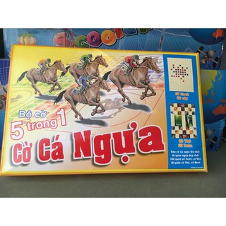 Bàn cờ cá ngựa 5 trong 1. Gồm cờ cá ngựa, cờ caro, cờ vây, cờ thú và cờ đoán. Giá 65k/bộ.