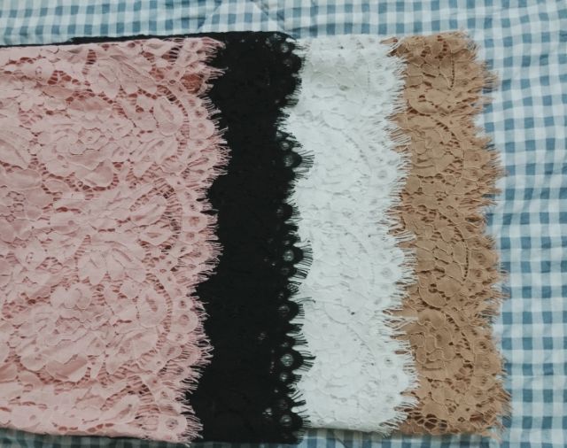 Chân váy xếp ly chất liệu ren hoa | BigBuy360 - bigbuy360.vn