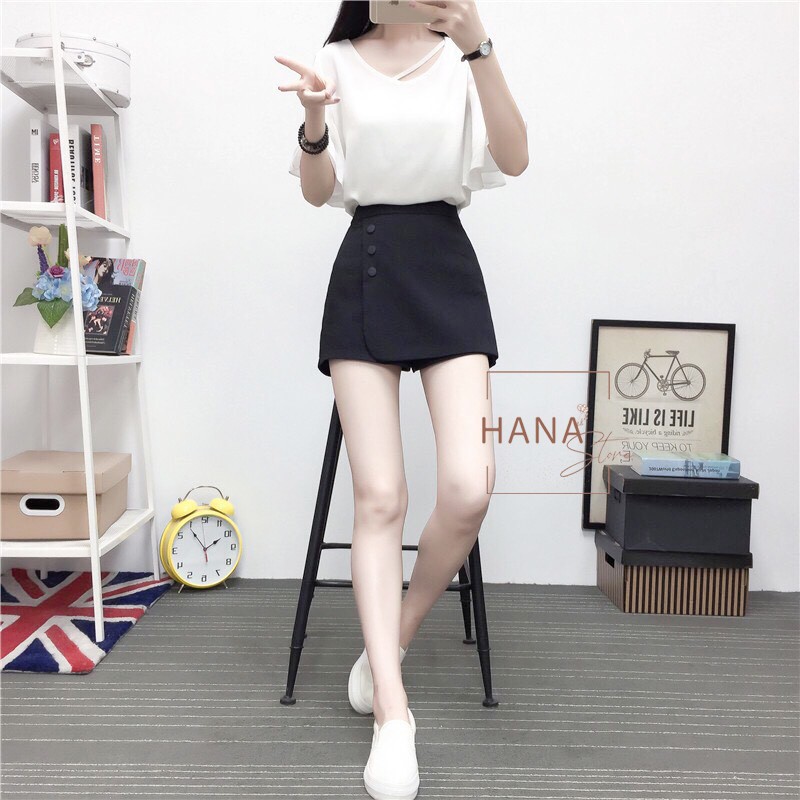 Quần giả váy ngắn chữ A cạp cao vạt chéo phối 3 cúc bấm - Kiểu chân váy a ngắn màu đen vải tuyết mưa mặc đi học làm | BigBuy360 - bigbuy360.vn