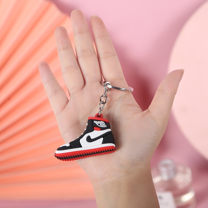 Móc Khóa Hình Giày Sneaker Ba Chiều