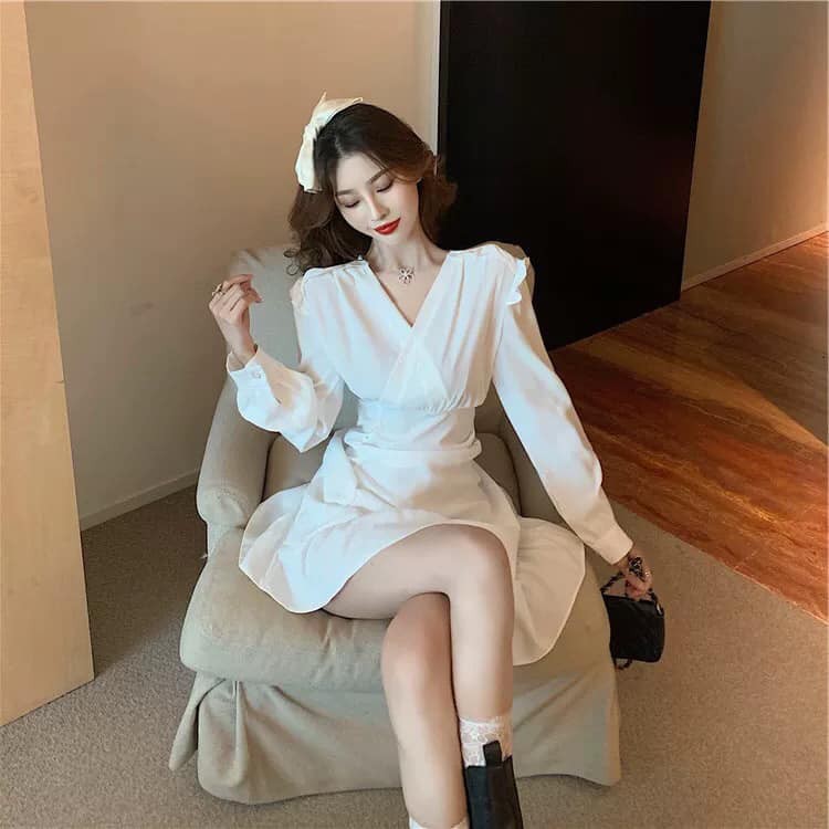 ĐẦM dự tiệc dáng suông đẹp cao cấp, phần vai và lai váy bèo nhúng xinh yêu, có 2 màu trắng đen giá rẻ - VD 012 | BigBuy360 - bigbuy360.vn