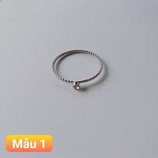 Nhẫn trơn xoắn có đính hạt đơn giản