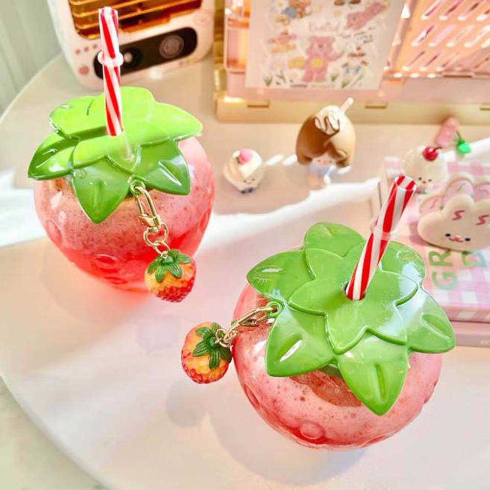 Bình Nước Hình Trái Dâu Dễ Thương