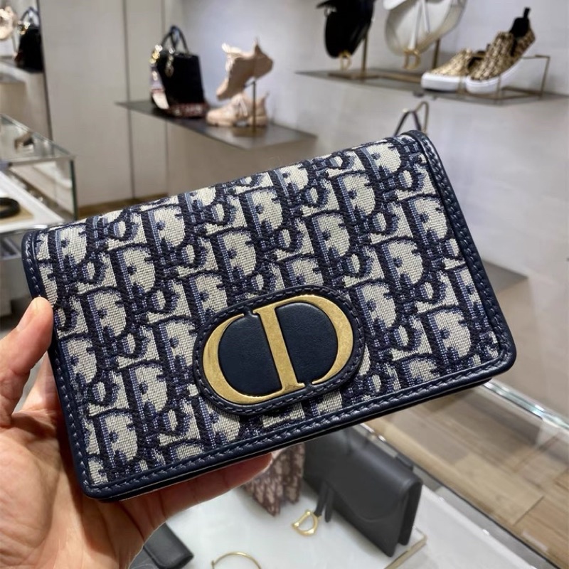 Túi đeo chéo khoá CD