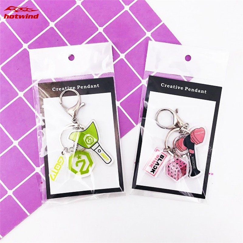 Móc khóa gắn mặt hình các thành viên nhóm nhạc KPOP BTS