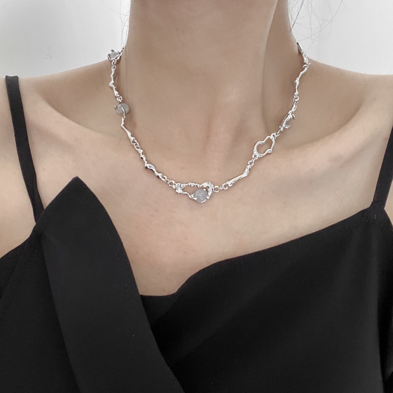Dây Chuyền Đính Đá Mặt Trăng Sang Trọng