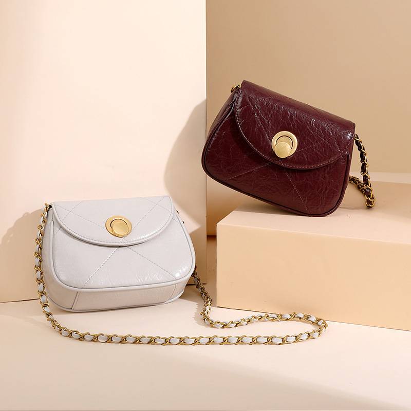 Túi đeo chéo IELGY phối dây xích thời trang thanh lịch dành cho nữ