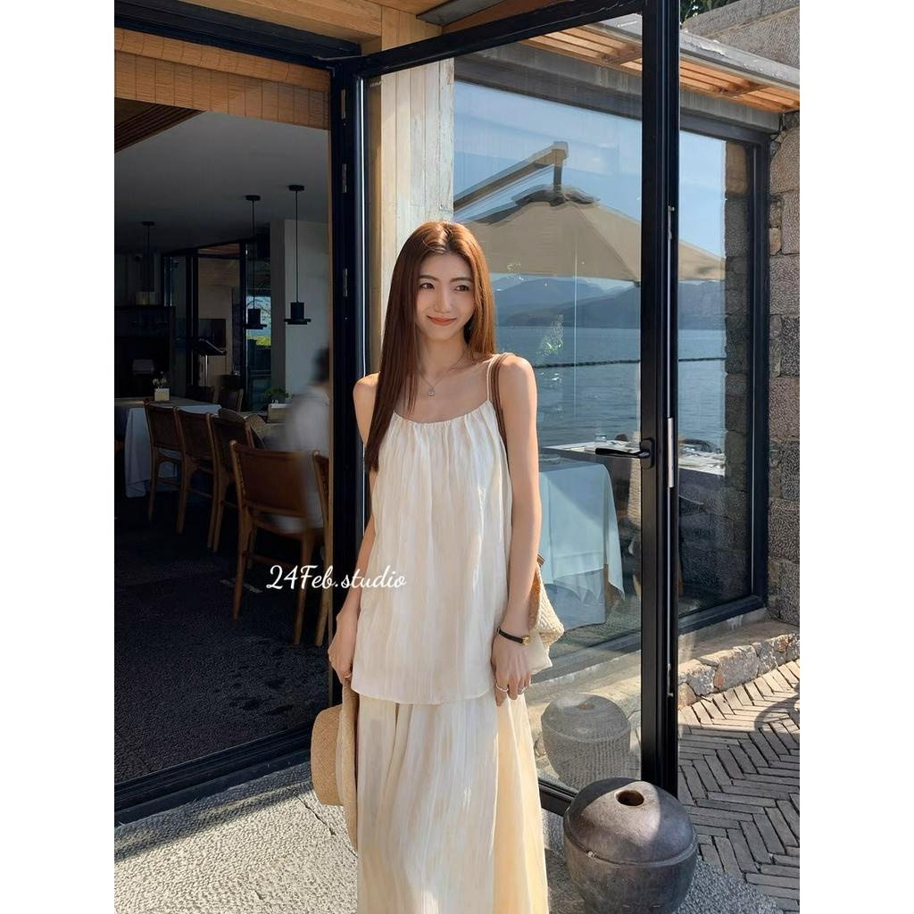 Set áo hai dây tơ nhăn kèm chân váy dài phong cách vintage Hàn Quốc