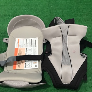 Địu Combi Nina 4 cách hàng trưng bày