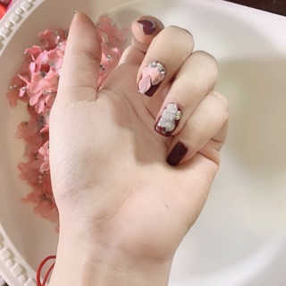 Hoa bột gốc ẩn tay chân