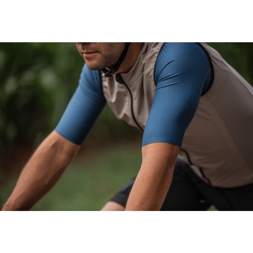 Áo Thun Ba Lỗ Chống Gió 2022 Nhẹ Màu Xám Và Xanh Lá Dùng Khi Chạy Xe Đạp