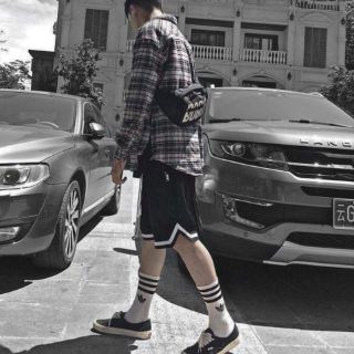 Quần V Line shorts