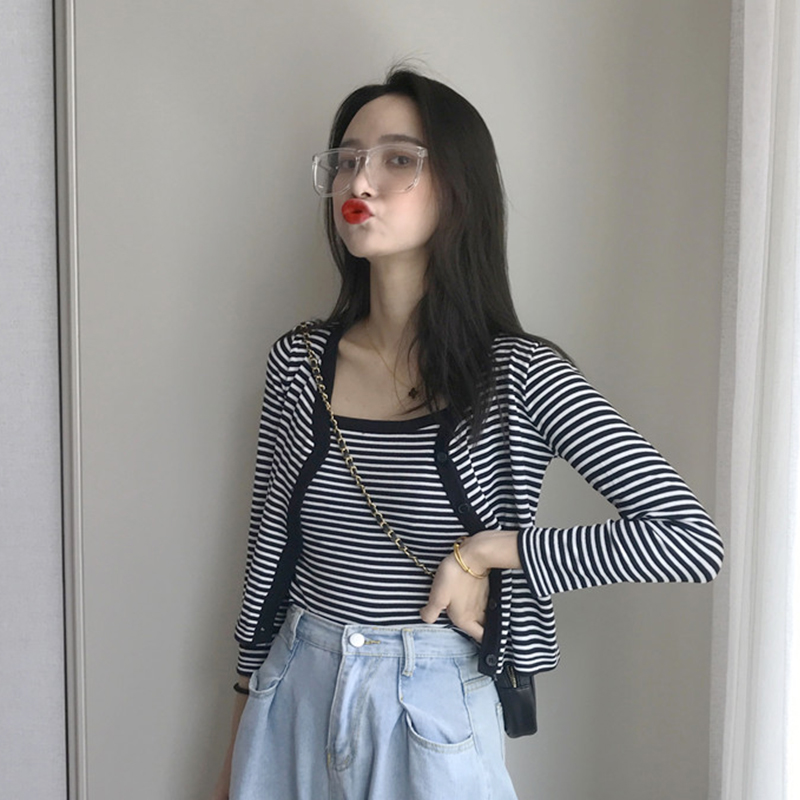Set Đồ 2 Mảnh Gồm Áo Khoác Dài Tay Họa Tiết Sọc Ngang + Áo Hai Dây Thời Trang Dành Cho Nữ