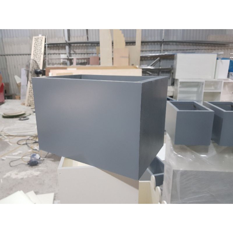 Chậu 50x25x25 COMPOSITE kẻ 4 mặt màu khói KHÔNG CHÂN nhựa gỗ cao cấp ( dài x rộng x cao) 0338 073 163