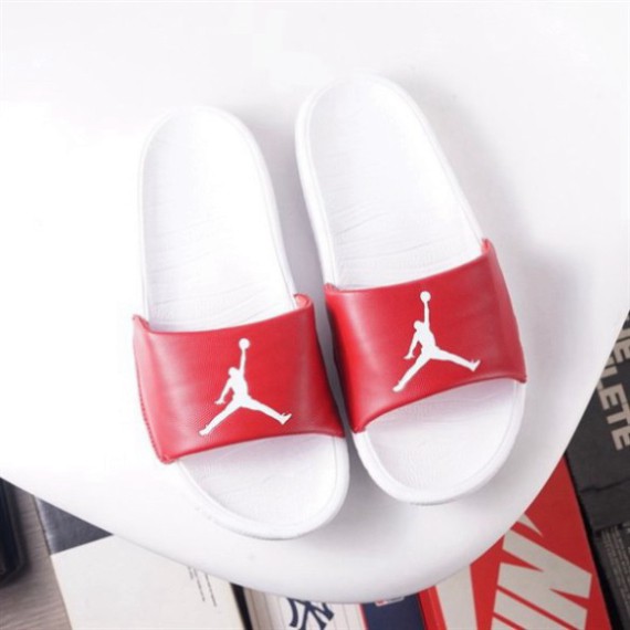 Dép quai ngang nam Jordan, đế dép chống trơn trượt, thích hợp đi làm mỗi ngày, có fullbox