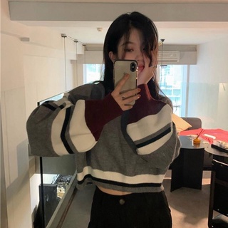 Áo len croptop hoạ tiết kẻ