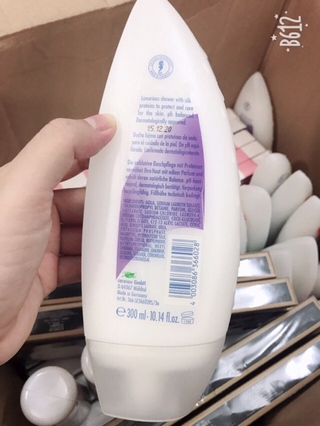Sữa tắm cá ngựa 300ml
