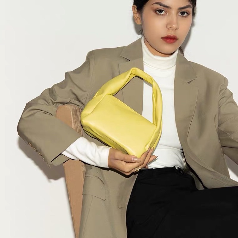 《HÌNH VÀ VIDEO THẬT CỦA SHOP EM》Túi xách cầm tay kẹp nách màu vàng chất đẹp siêu hot siêu xinh mẫu mới 2021 ♥️