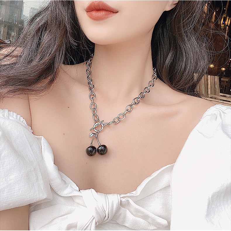 Vòng cổ trái cherry đen ấn tượng, sành điệu VC91