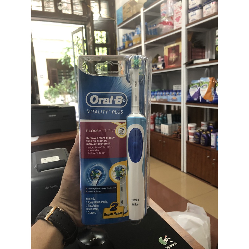 Bàn chải điện người lớn Oral -B