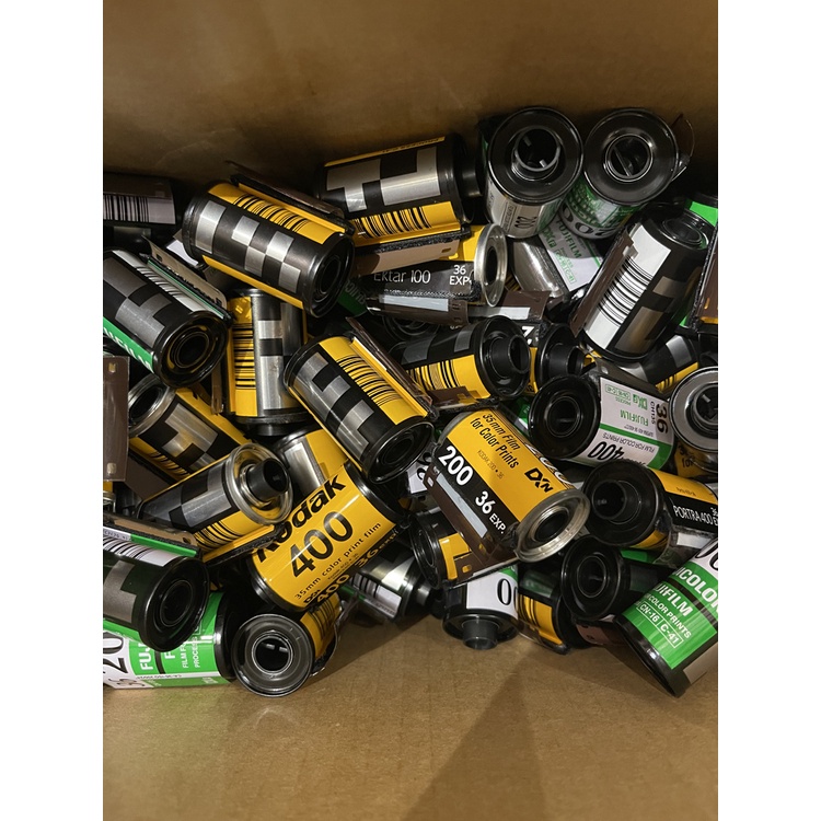 Lõi film và vỏ film 35mm - vỏ nhựa đựng film