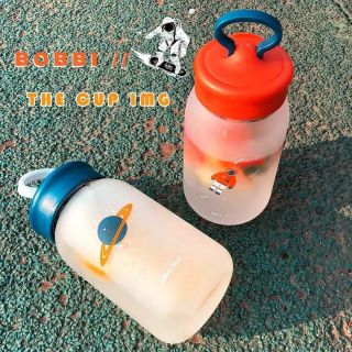 Bình nước thủy tinh galaxy nắp cam