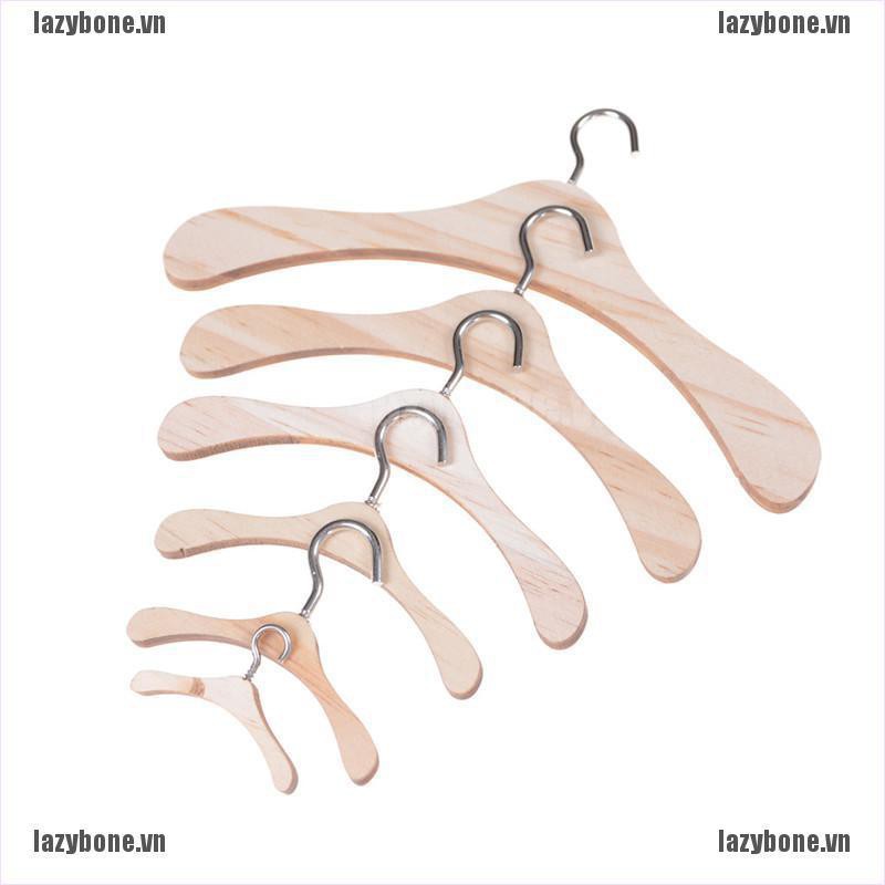 Móc Treo Quần Áo Bằng Gỗ Cho Nhà Búp Bê