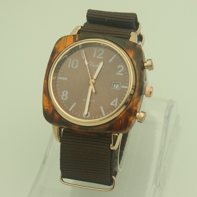 Đồng hồ đeo tay Cặp đôi nam và nữ Douyin mặt vuông Quartz