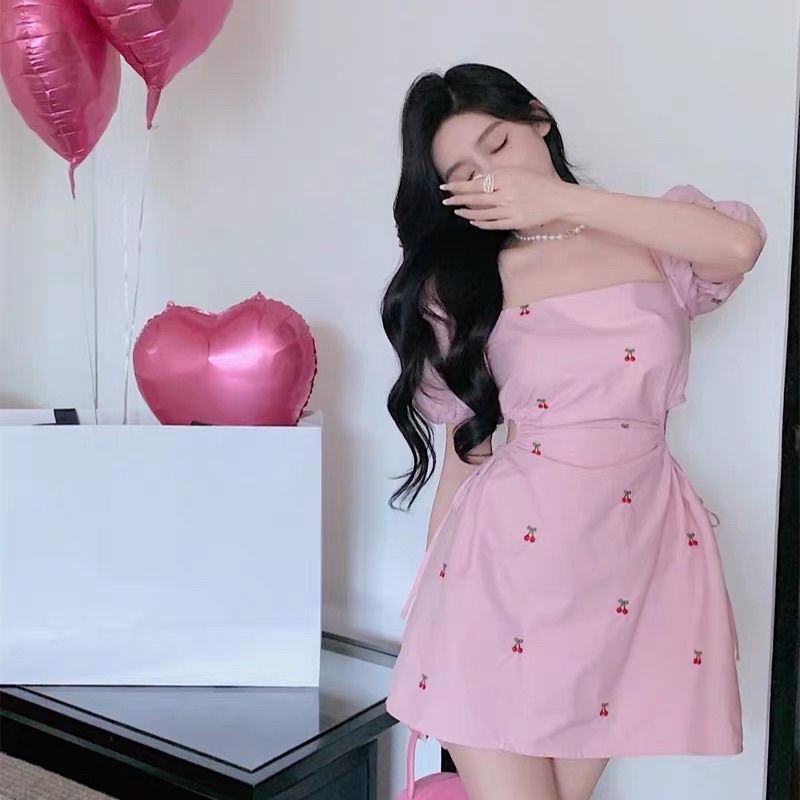 Đầm cổ vuông khoéc eo Ulzzang