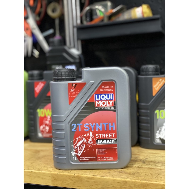 Nhớt Liquimoly 2T Synth street race