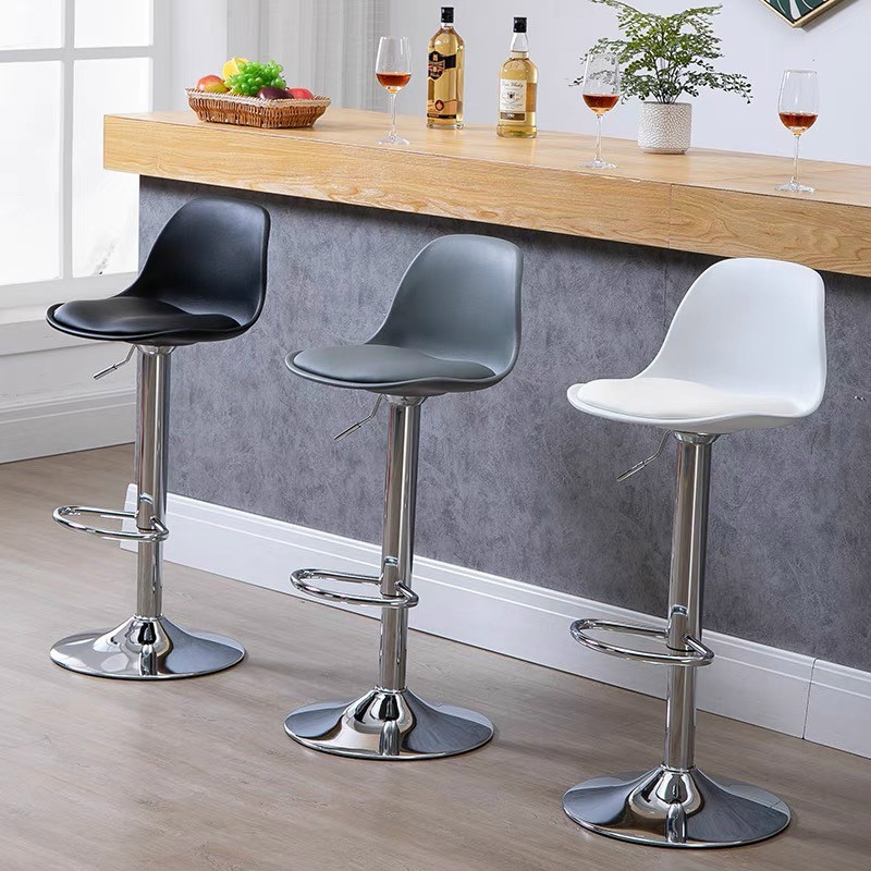 Ghế quầy bar eames lưng nhựa có nệm TM190