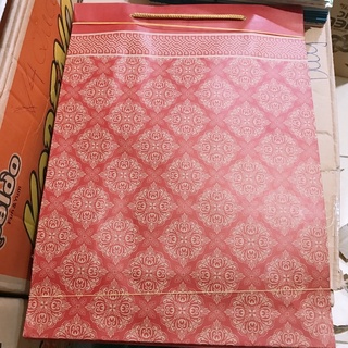 Combo 50 túi đựng quà kraft có quai xách cỡ đại (giao mẫu ngẫu nhiên)